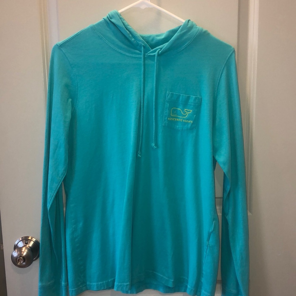 Vineyard Vines hoodie 🐳